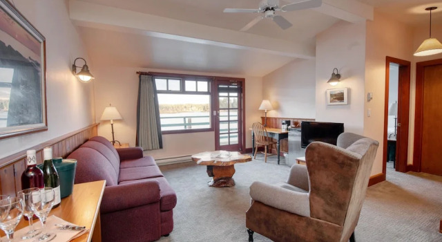 Номер Deluxe April Point Resort