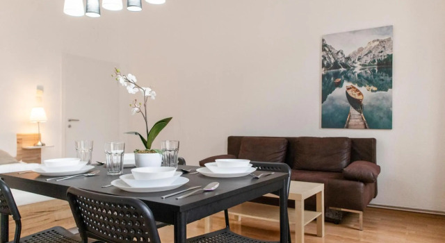 Fulfilling 2BR Apt. Very Central and Good Located