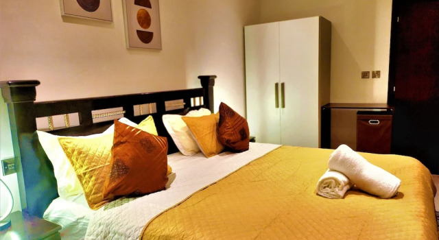 Elegant 2Bed Gem-5star Service-Pools-Gym, Book Hotel Bawaleshi Greater Accra