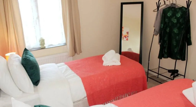 Binley Cottages Coventry, Забронировать Отель Молд Клоид