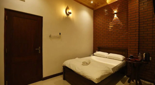 J Hotel