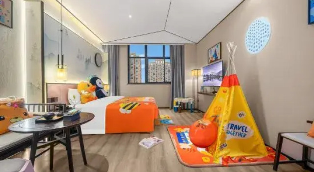Семейный тент Moshang Light House Hotel (Zhengzhou South China City Longhu Jinyicheng Shopping Center)