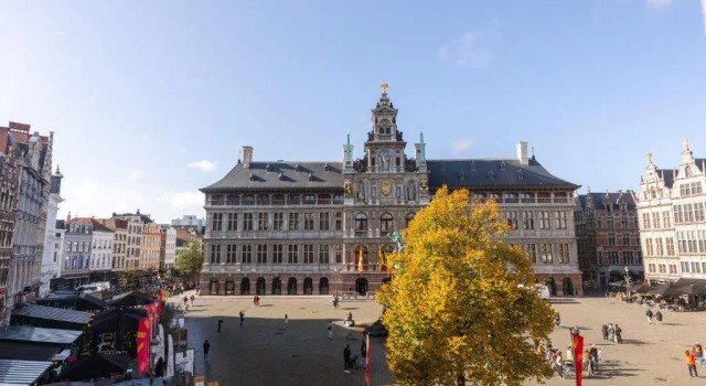 Апартаменты Stunning Apartment at the Grand Market of Antwerp