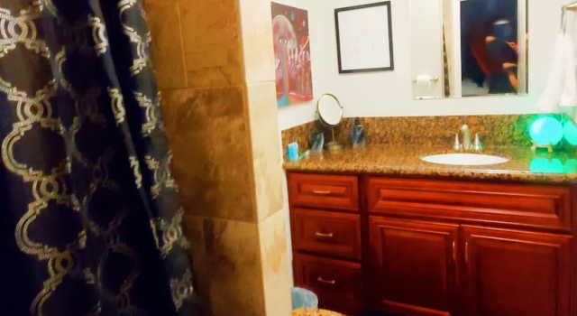 Коттедж Austin Uncommon Room Rentals