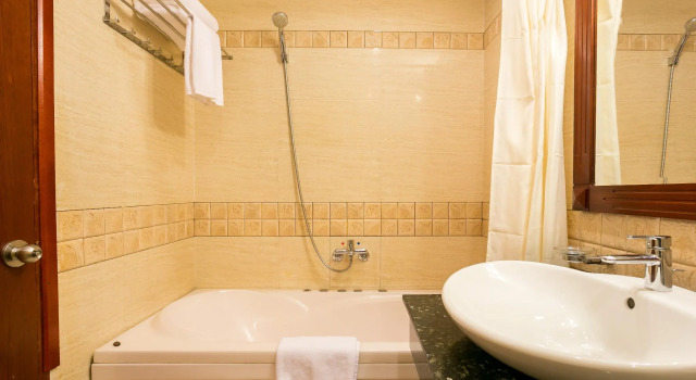 Номер Deluxe La Paix Sài Gòn - Boutique Hotel