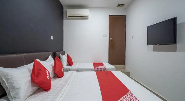 Люкс Superior OYO 1167 Rest and Go Hotel Klang