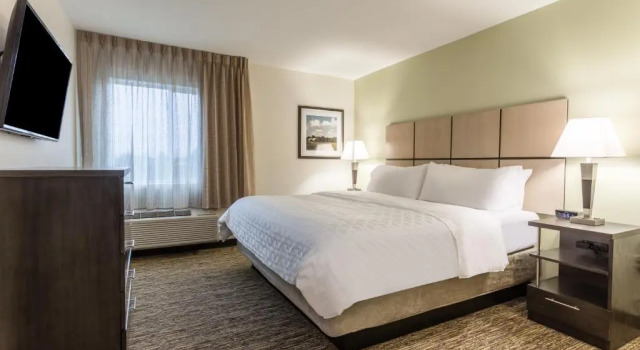 Люкс Candlewood Suites - Davenport by IHG