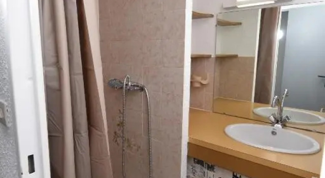 Studio cabine 4 couchages avec piscine LB, Book Apartment Hotels in Camargue with a Pool, Swimming Pool