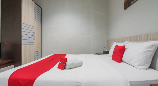Номер Standard RedDoorz Plus near Simpang Rimbo Jambi