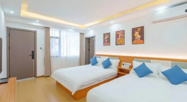 Люкс Grand Dali Guiyin Homestay (Erhai Caicun Longkan Wharf Branch)