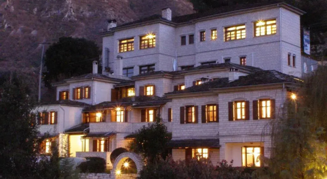 Hotel Taxiarches, Забронировать Отель Отели Аристи 3 звезды, 3*