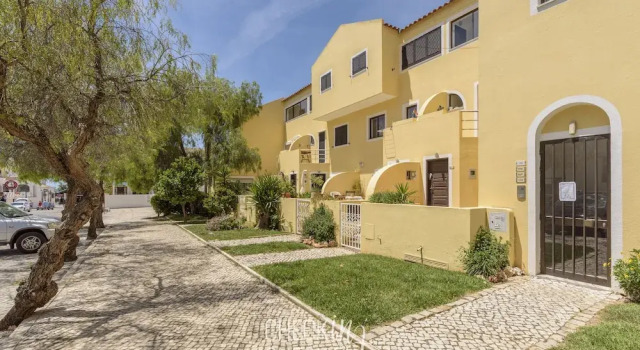 CheckinCheckout - Vilamoura Flat with Pool, Rezervovat Apartmán Hotely v Sotavento s parkováním, Parkování