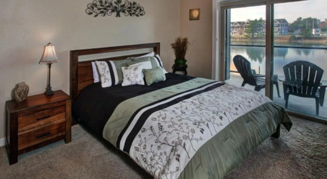 Bridgeport Condo #210
