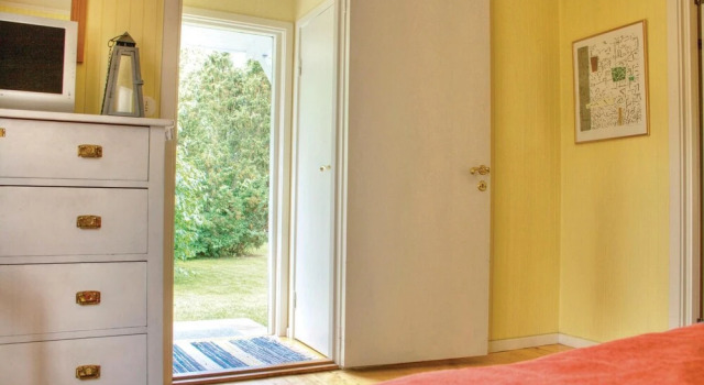 Stunning Home in Färjestaden With 2 Bedrooms and Wifi, Rezerwuj Hotel Farjestaden Kalmar