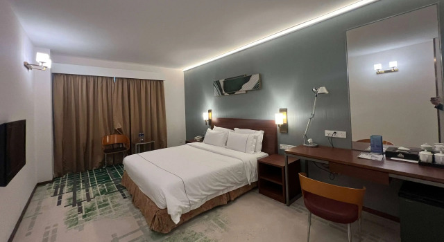 Days Inn By Wyndham Guangzhou, Забронировать Отель Отели Гуанчжоу с парковкой, рядом с Буддийский храм Хуалинь, Парковка