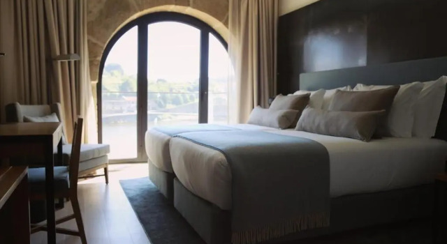Двухместный номер Deluxe NEYA Porto Hotel