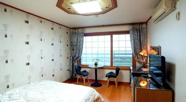 Jeju E-house Pension