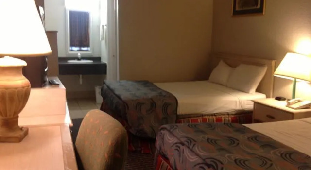 Days Inn Brookshire, Boek Hotel Hotels in Brookshire met zwembad, Zwembad