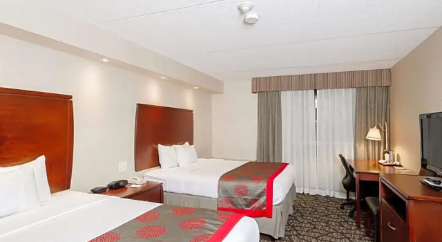 Четырёхместный номер Deluxe TownePlace Suites by Marriott Niagara Falls Canada