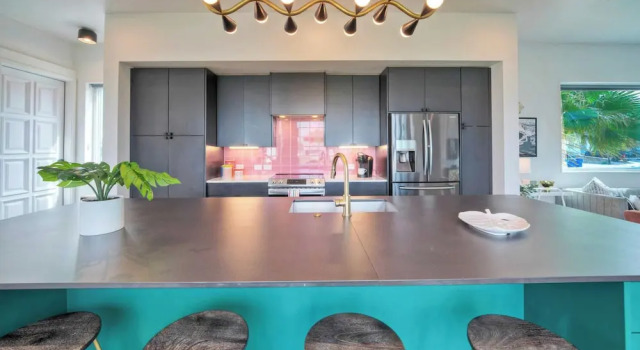 Modern Design, 3 Mins to the Beach Boat Parking The Beach Box by Avantstay