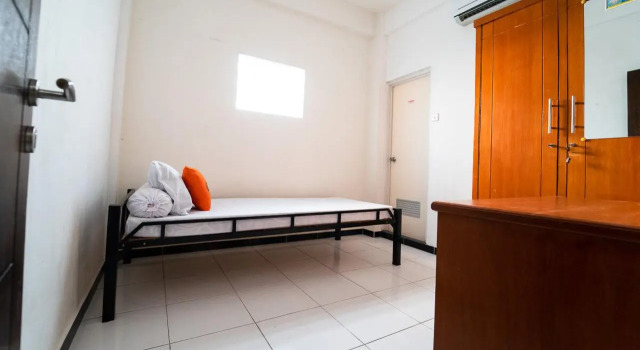 Koolkost Syariah near MRT Lebak Bulus Station