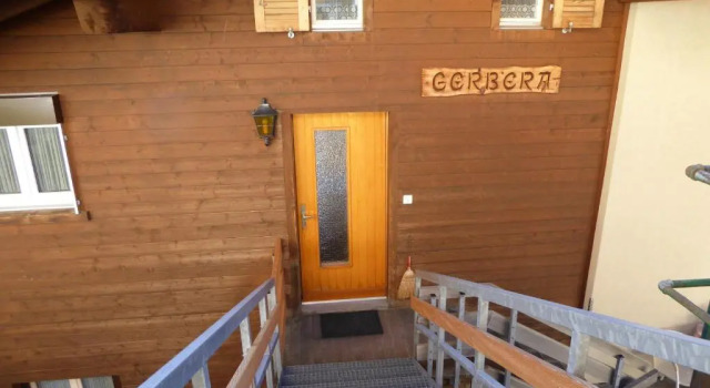 Апартаменты Мансарда с 2 комнатами Chalet Gerbera