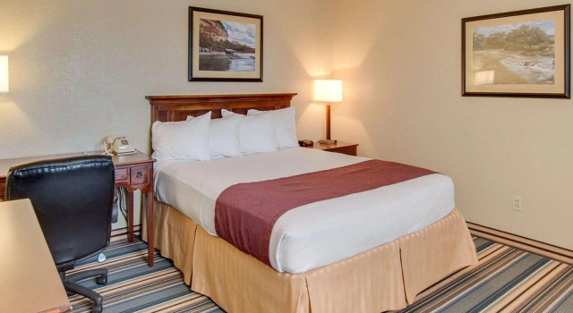 Двухместный номер Standard Rodeway Inn Gatesville