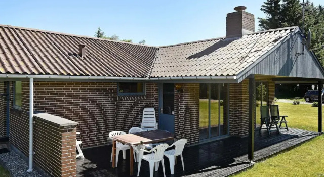 Коттедж 4 person holiday home in Henne