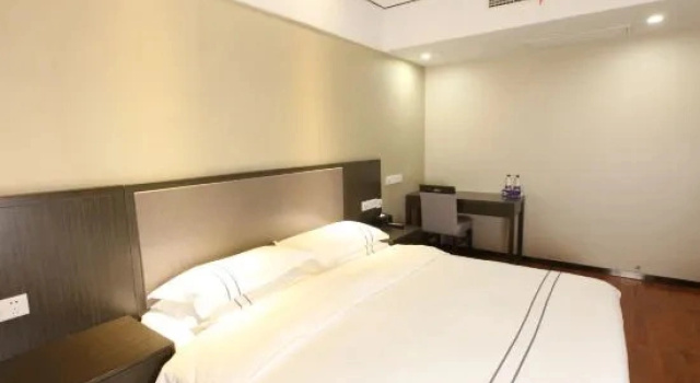 Семейный люкс Chizhou Yinxing Business Hotel