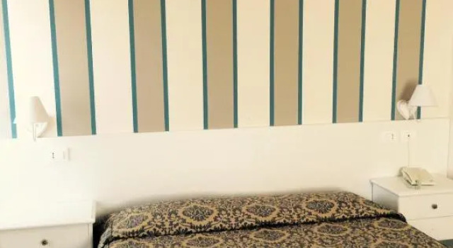 Трёхместный номер Standard с видом на море Grand Hotel Villa Parisi