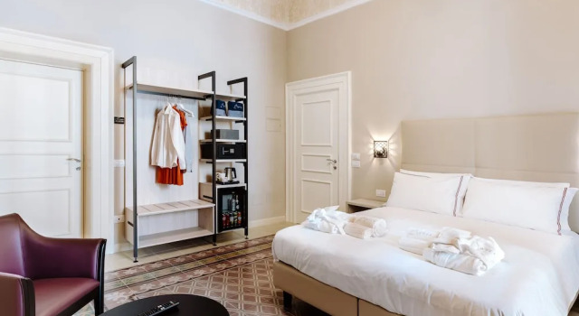 Aeris Suite & Relax, Забронировать Отель «постель и завтрак» Отели Полиньяно-а-Маре с парковкой, рядом с Пещера монахинь, Парковка