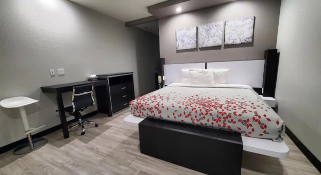 Standard Zimmer Crystal Inn