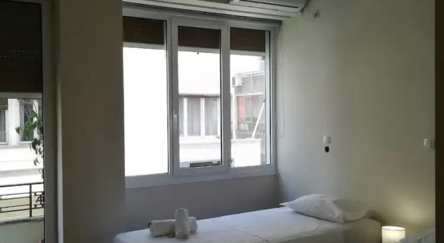 Kaniggos - 3 Bedrooms Apartment, Забронировать Апартаменты/квартира Отели Афины с парковкой, рядом с Театр Каролос Коун "Театрон технис", Парковка