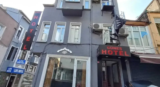 Güneş Hotel, Забронировать Отель Фатих Стамбул, рядом с Библиотека Стамбульского университета