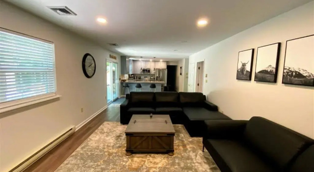Gwa106-gameroom, Sauna, Firepit Hot Tub Minutes To All Pocono Attractions, Prenota Hotel Hotel a Monroe County con parcheggio, Parcheggio