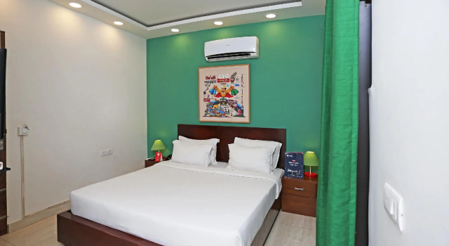 OYO Townhouse 244 Munshipuliya, Забронировать Отель Отели Hasanganj 3 звезды, 3*