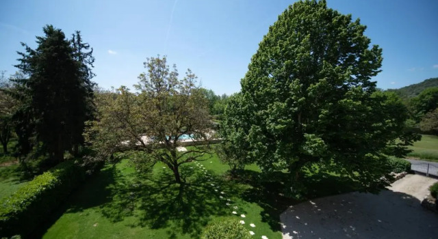 Семейный номер Standard Logis Hôtels - Hôtel Restaurant Domaine Les Falaises