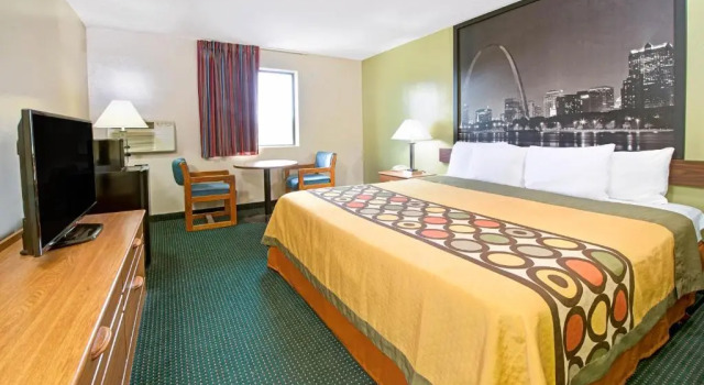 Номер Standard Super 8 by Wyndham Eureka/Six Flags Nearby
