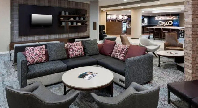 Кровать в общем номере Courtyard by Marriott Suffolk Chesapeake