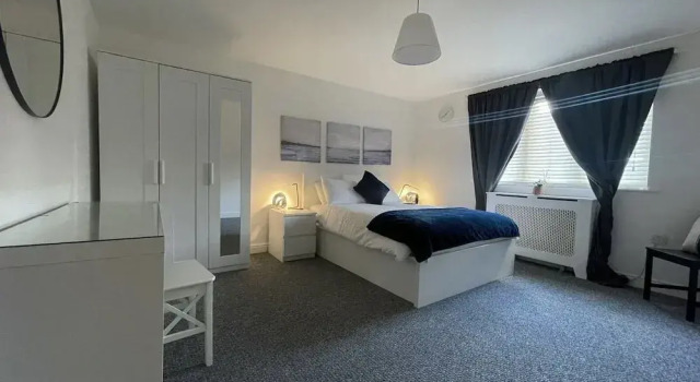 Captivating 2-bed Apartment in London, Varaa Huoneisto Asunnot kohteessa Merseyside, Huoneisto