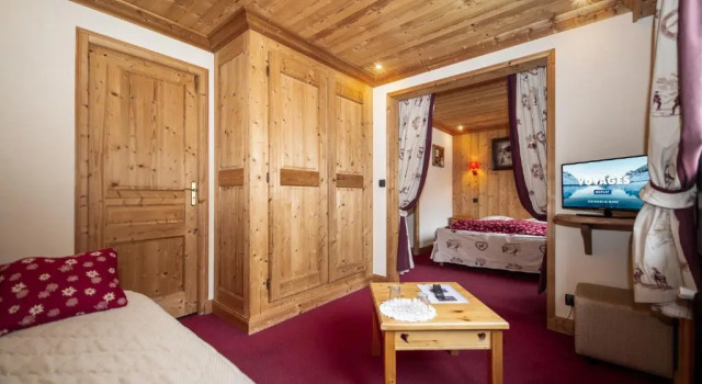 Полулюкс Hôtel-Chalet Les Ecureuils Restaurant, Piscine, Jardin, Garage