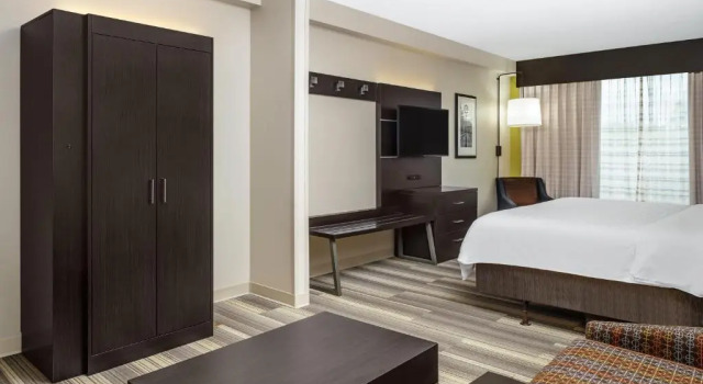 Люкс Deluxe Holiday Inn Express Hotel & Suites Florence I-95 at Hwy 327 by IHG