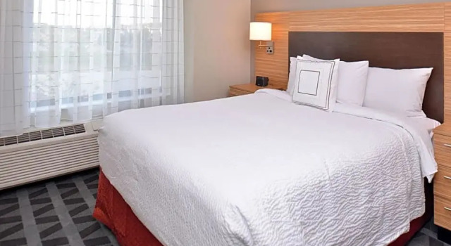 Четырёхместный люкс с 2 комнатами TownePlace Suites by Marriott Gillette