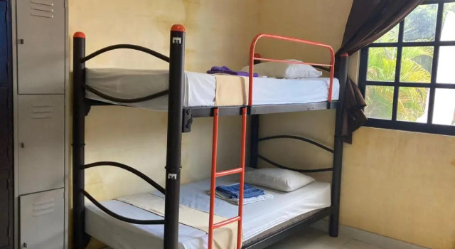 Кровать в общем номере (женский номер) Hostal La Ermita