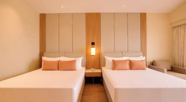 Семейный номер Standard с балконом Lemon Tree Hotel, Mall of Dehradun, Dehradun
