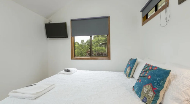 Mena Creek Flower House, Boek Hotel Hotels in Queensland met parkeren, Parkeren