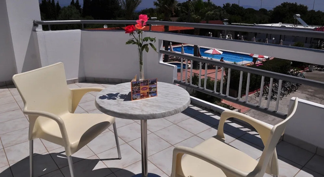 Студия Deluxe с балконом и с красивым видом из окна Sandy's Studios Apartments & Log Villas