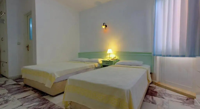 Трёхместный номер Standard Mandalinn Hotel