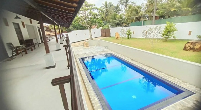 Двухместный номер Deluxe с 3 комнатами с балконом и с видом на бассейн Ahangama Eco Villa