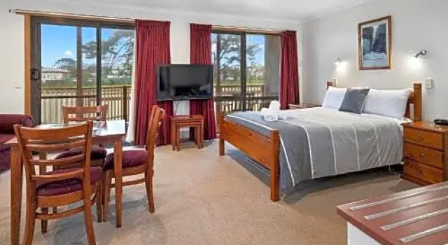 Студия Marsden Court Apartments